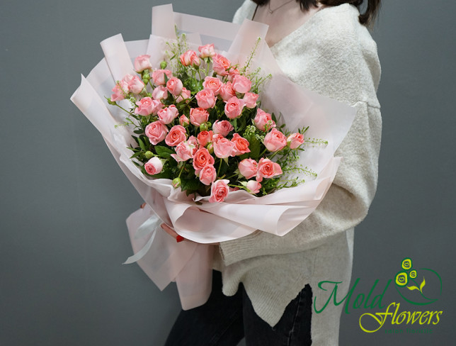 Нежный букет из кустовых роз ,,Belle Femme'' Фото
